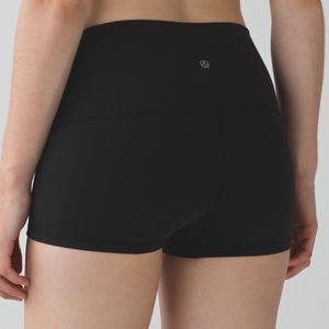 Lululemon Boogie Roll Shorts 2.5”